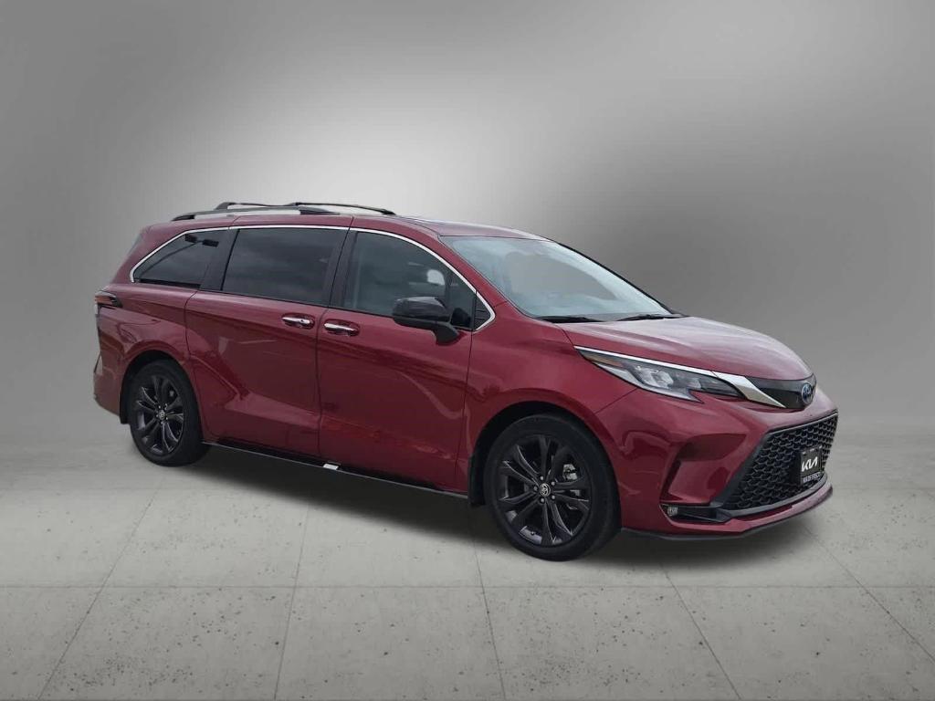 TOYOTA SIENNA - 8