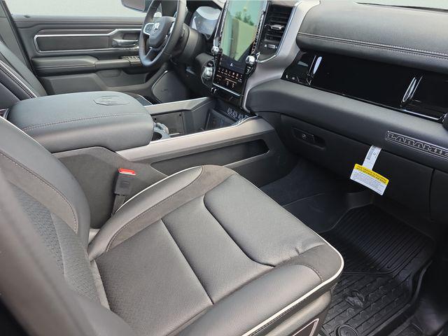 صورة مصغرة 32 لـ 2026 RAM 1500 LARAMIE