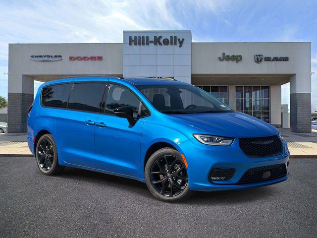 New 2026 Chrysler Pacifica L
