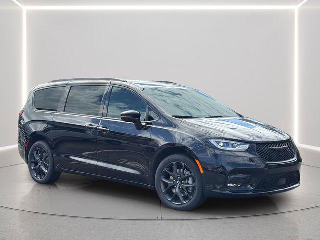 New 2026 Chrysler Pacifica L