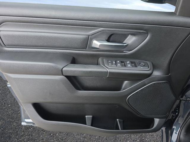صورة مصغرة 16 لـ 2026 RAM 1500 EXPRESS