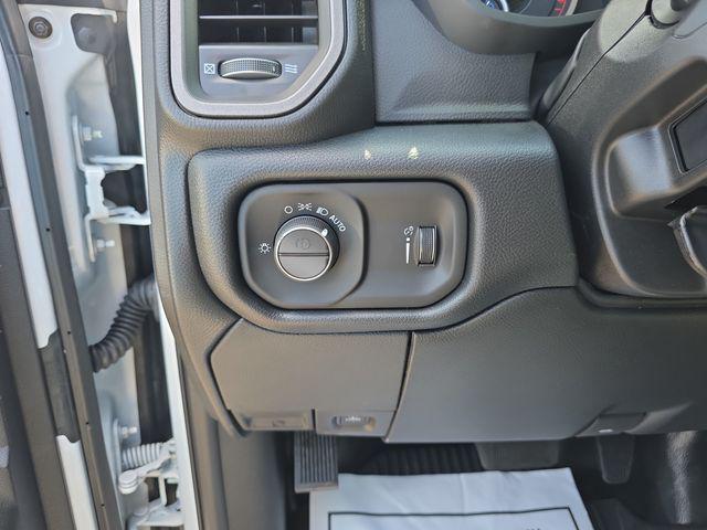 صورة مصغرة 18 لـ 2026 RAM 2500 TRADESMAN CREW CAB 4X2 8' BOX