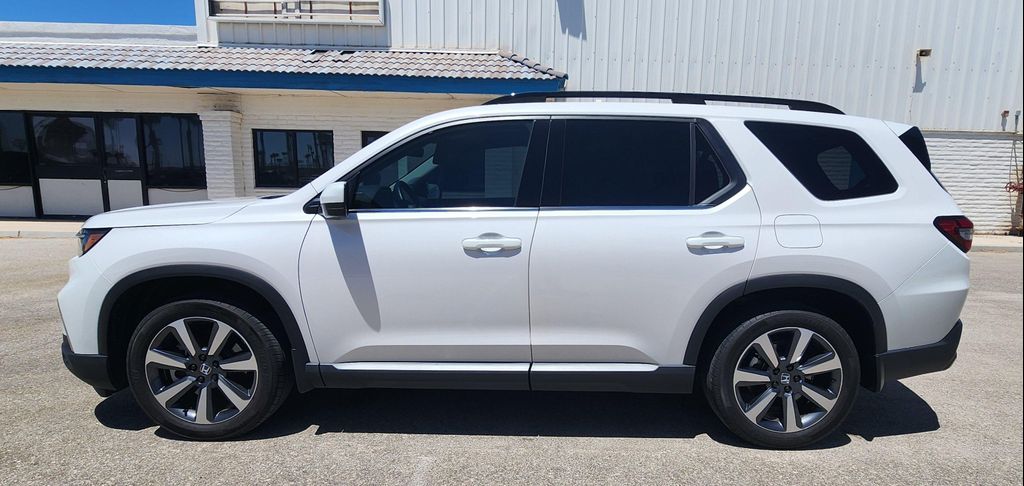 صورة 8 لـ 2025 Honda PILOT TOURING 8-PASSENGER