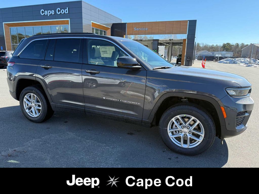 New 2026 Jeep Grand Cherokee Laredo