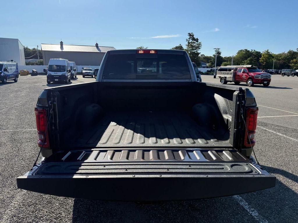 2025 RAM 2500 TRADESMAN 4X4 CREW CAB 64 BOX 照片 8
