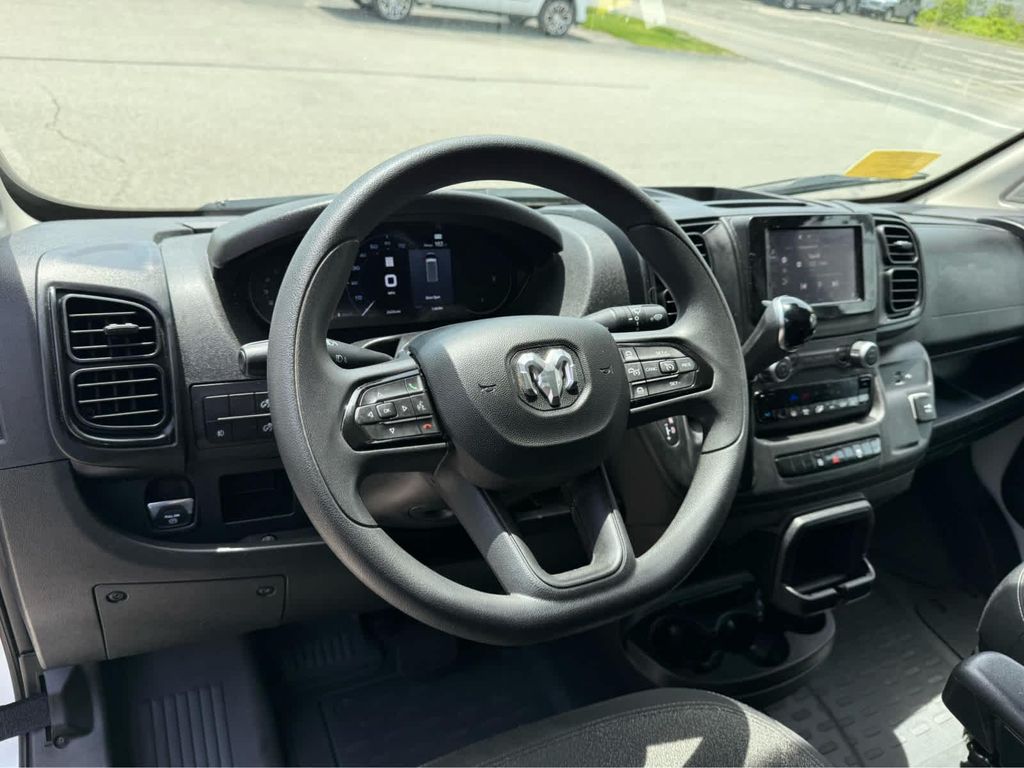 2025 RAM PROMASTER 2500 TRADESMAN — миниатюра 17