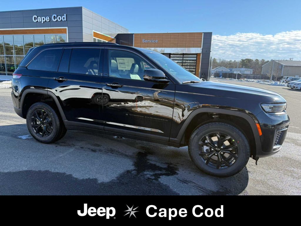 New 2026 Jeep Grand Cherokee Altitude