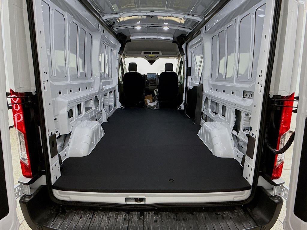 صورة مصغرة 23 لـ 2026 FORD TRANSIT-250 148 WB MEDIUM ROOF CARGO