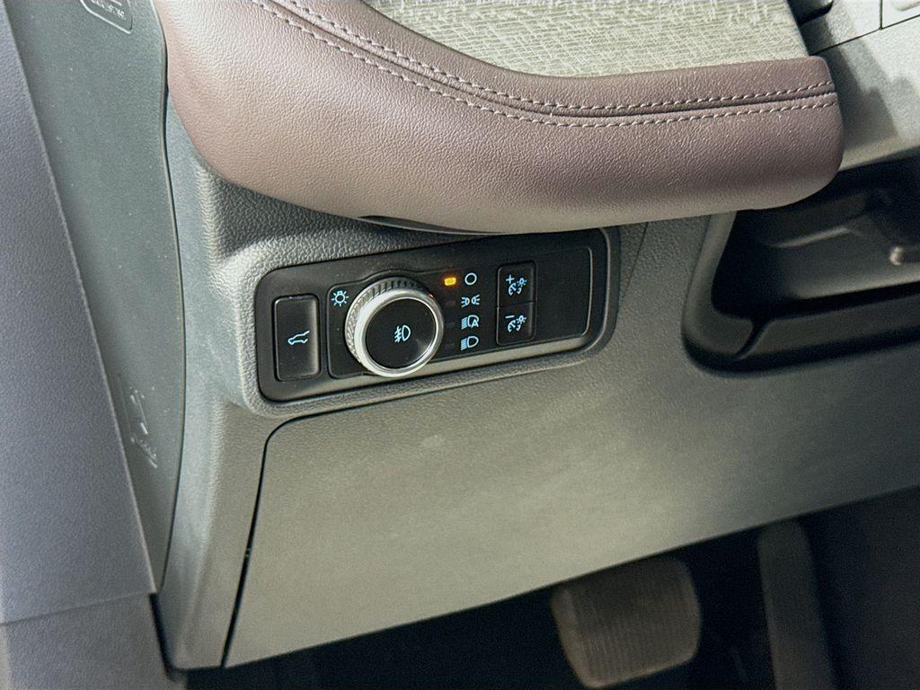 2025 FORD EXPLORER PLATINUM — миниатюра 17
