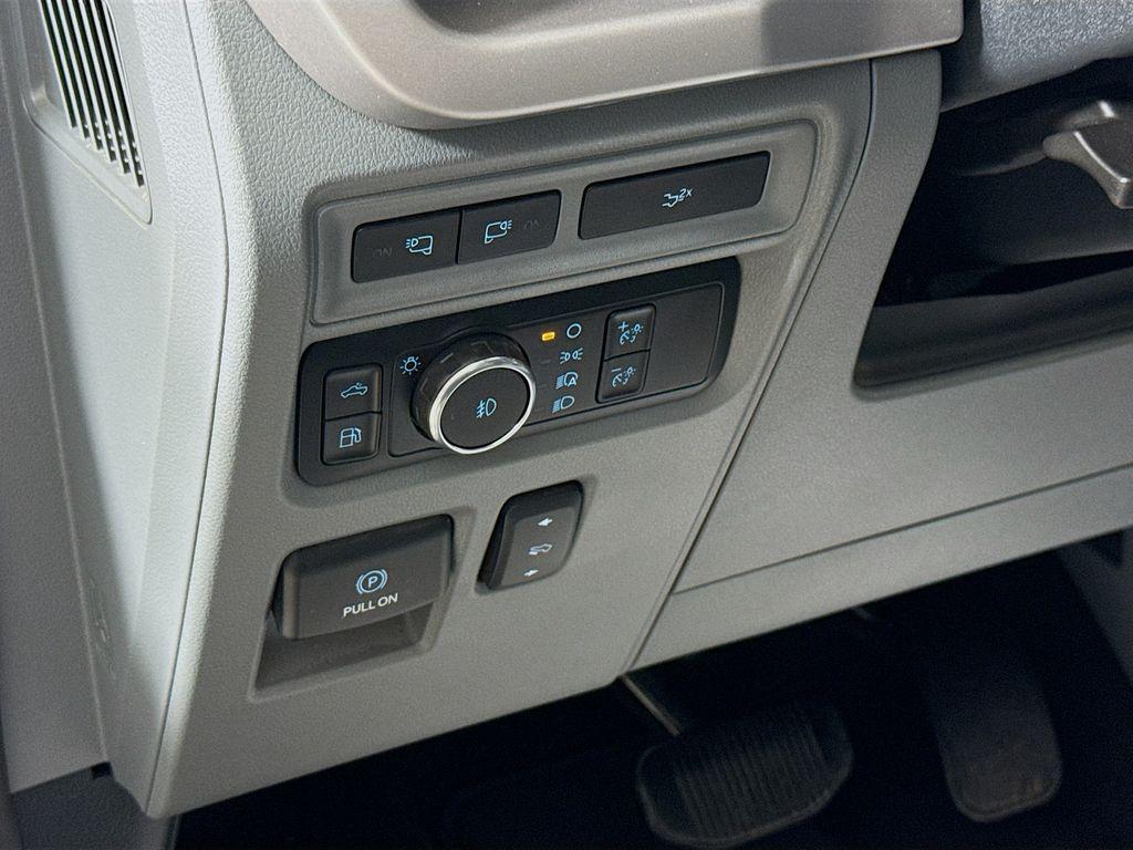 صورة مصغرة 16 لـ 2023 FORD F-150 XLT