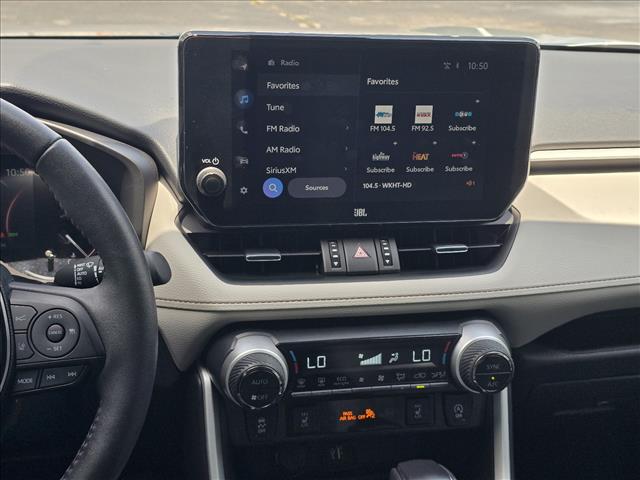 صورة مصغرة 15 لـ 2024 Toyota RAV4 XLE PREMIUM