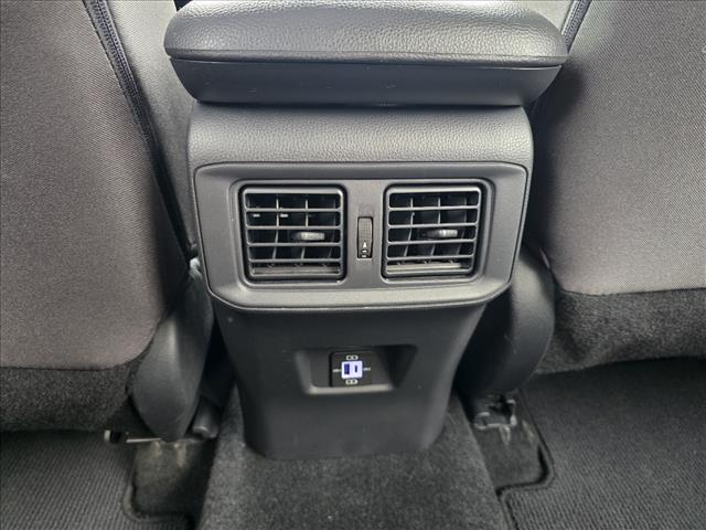 صورة مصغرة 25 لـ 2025 Toyota RAV4 LE