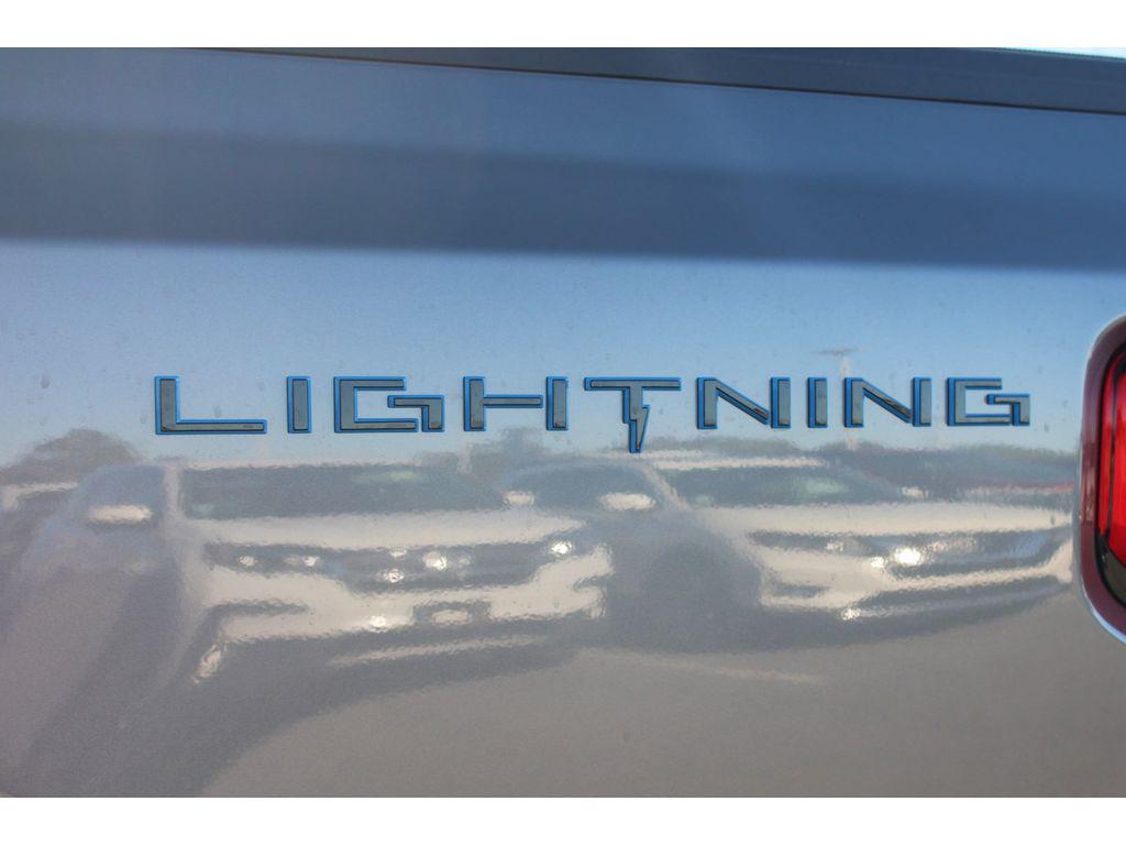 2025 FORD F-150 LIGHTNING XLT — миниатюра 15