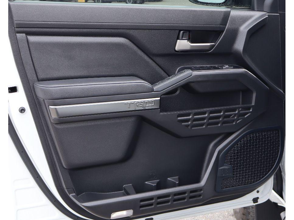 2024 Toyota TACOMA TRD OFF ROAD thumbnail 12
