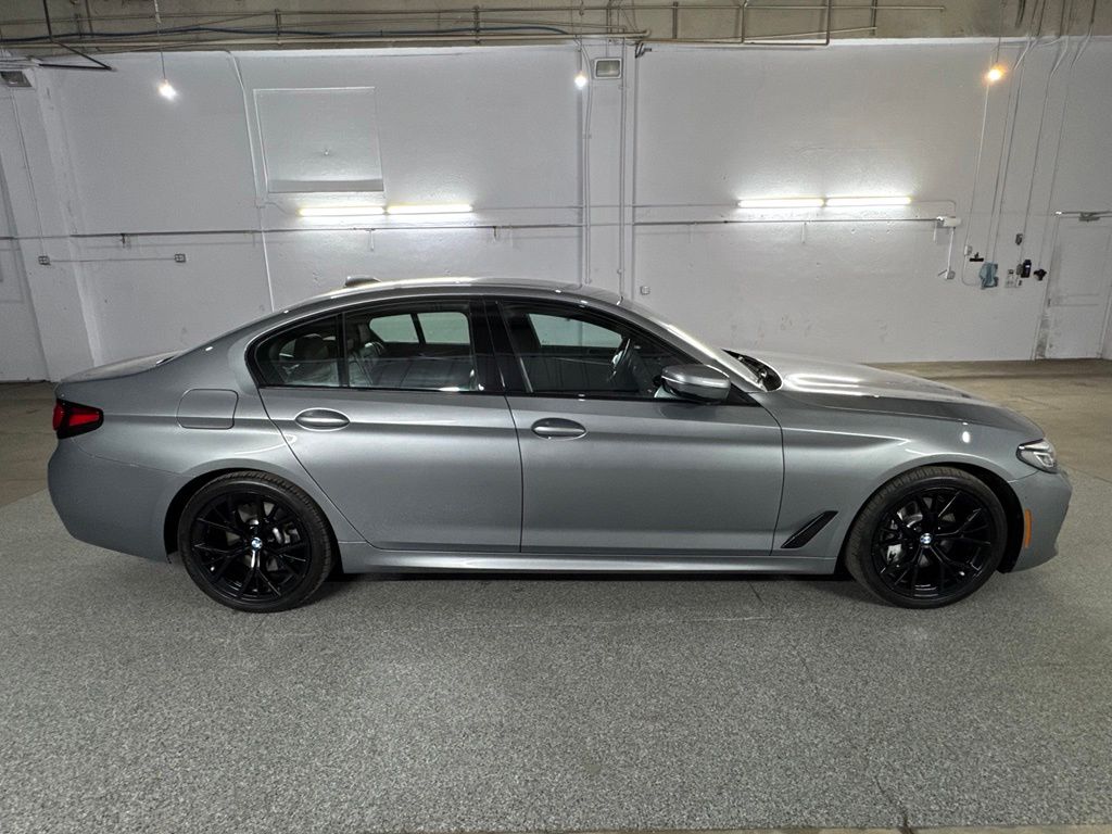 صورة 10 لـ 2023 BMW 540 I XDRIVE