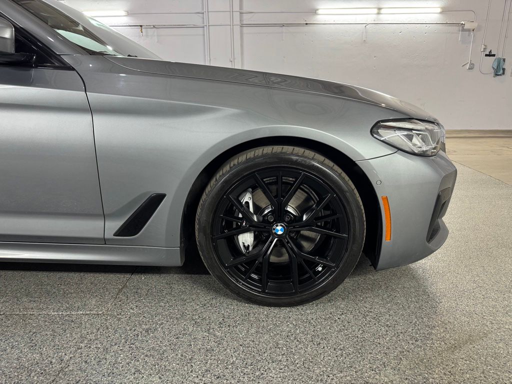 صورة 4 لـ 2023 BMW 540 I XDRIVE