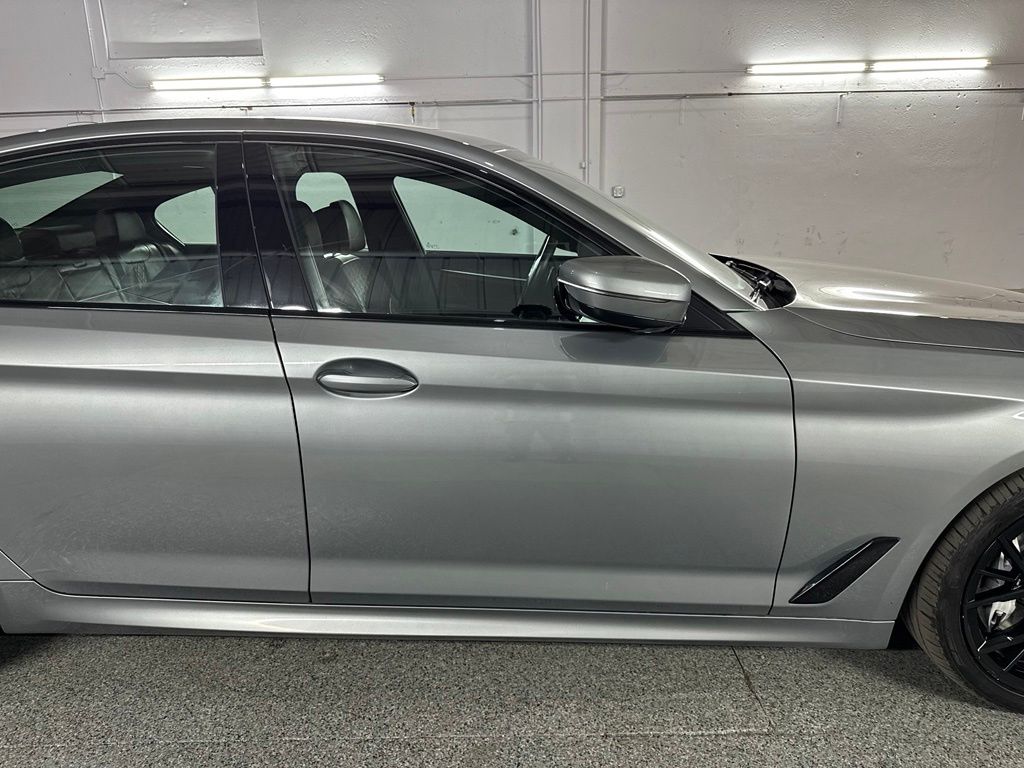 صورة 8 لـ 2023 BMW 540 I XDRIVE