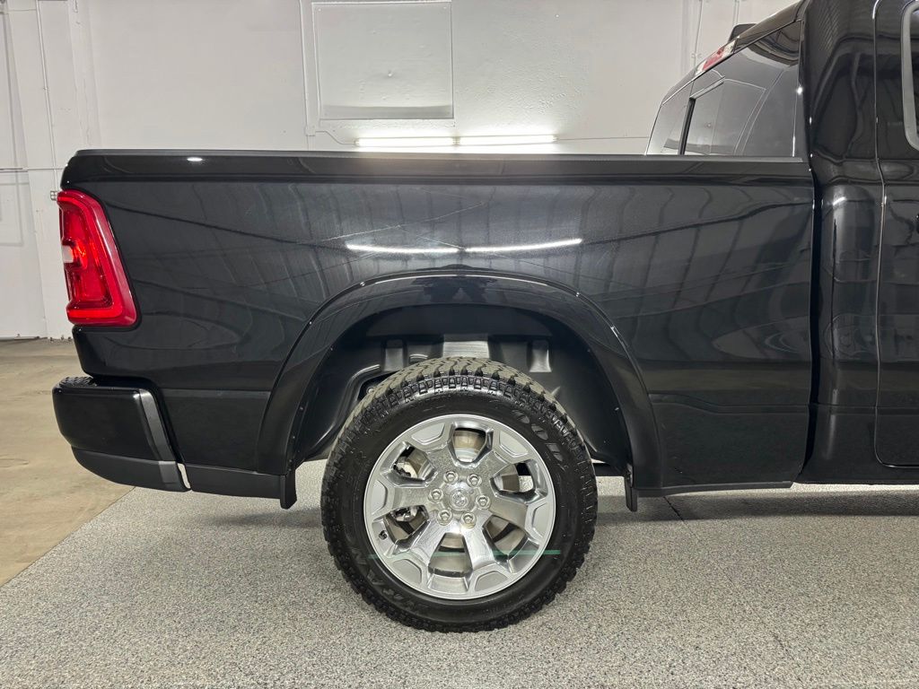 صورة 9 لـ 2025 RAM 1500 BIG HORN/LONE STAR