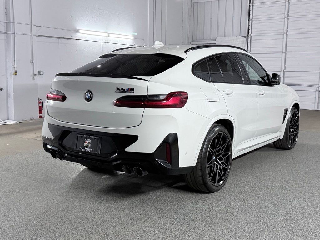 صورة 8 لـ 2024 BMW X4 M BASE