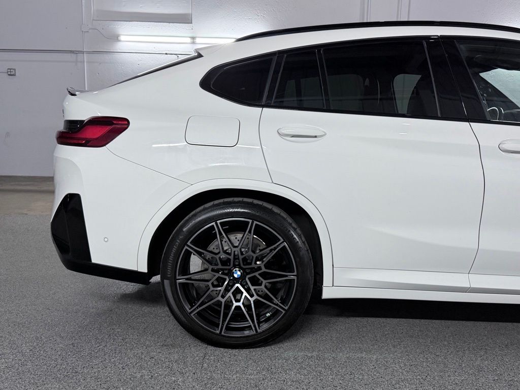 صورة 6 لـ 2024 BMW X4 M BASE