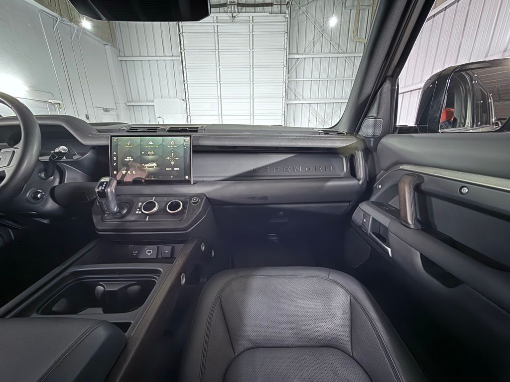صورة مصغرة 41 لـ 2023 LAND Rover DEFENDER X