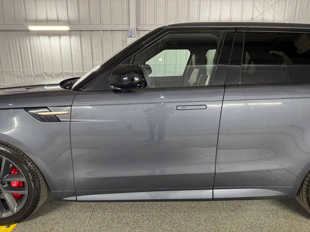 صورة 15 لـ 2023 LAND Rover RANGE ROVER SPORT P400 SE DYNAMIC