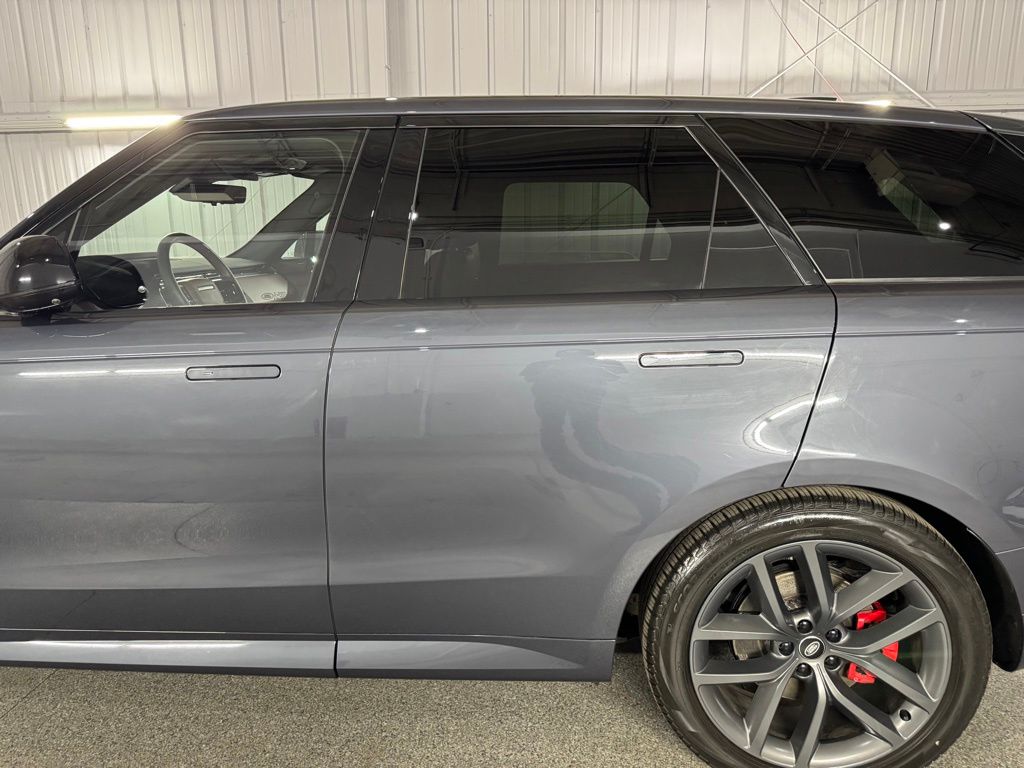 صورة 16 لـ 2023 LAND Rover RANGE ROVER SPORT P400 SE DYNAMIC