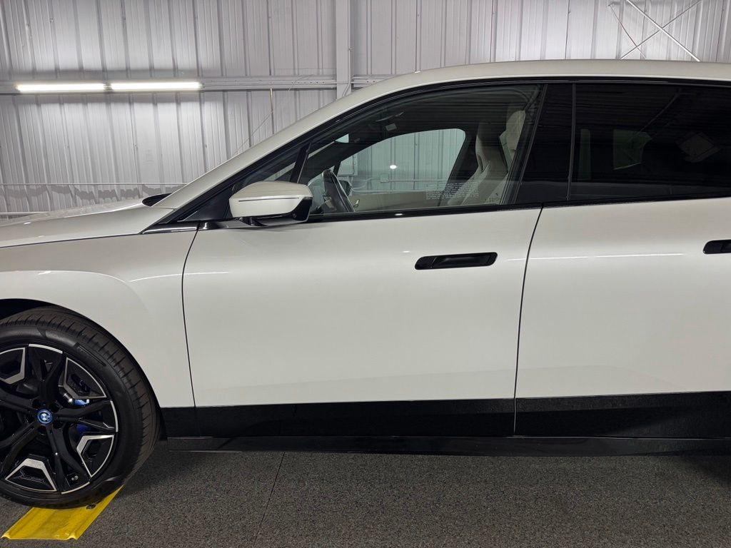 صورة مصغرة 17 لـ 2024 BMW IX XDRIVE50