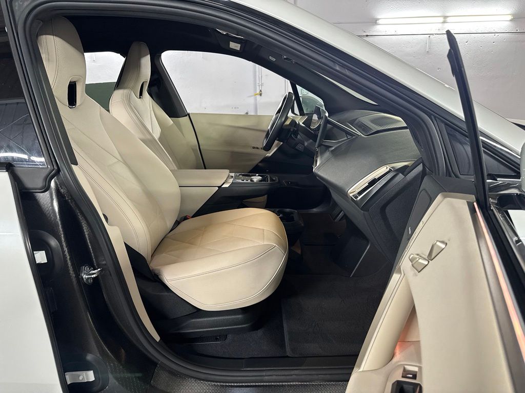 صورة مصغرة 48 لـ 2024 BMW IX XDRIVE50