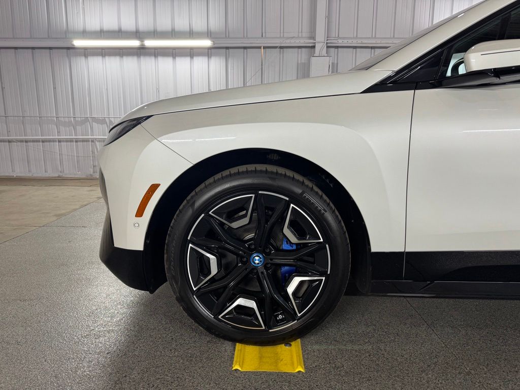 صورة مصغرة 16 لـ 2024 BMW IX XDRIVE50