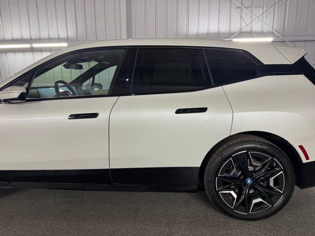 صورة مصغرة 18 لـ 2024 BMW IX XDRIVE50