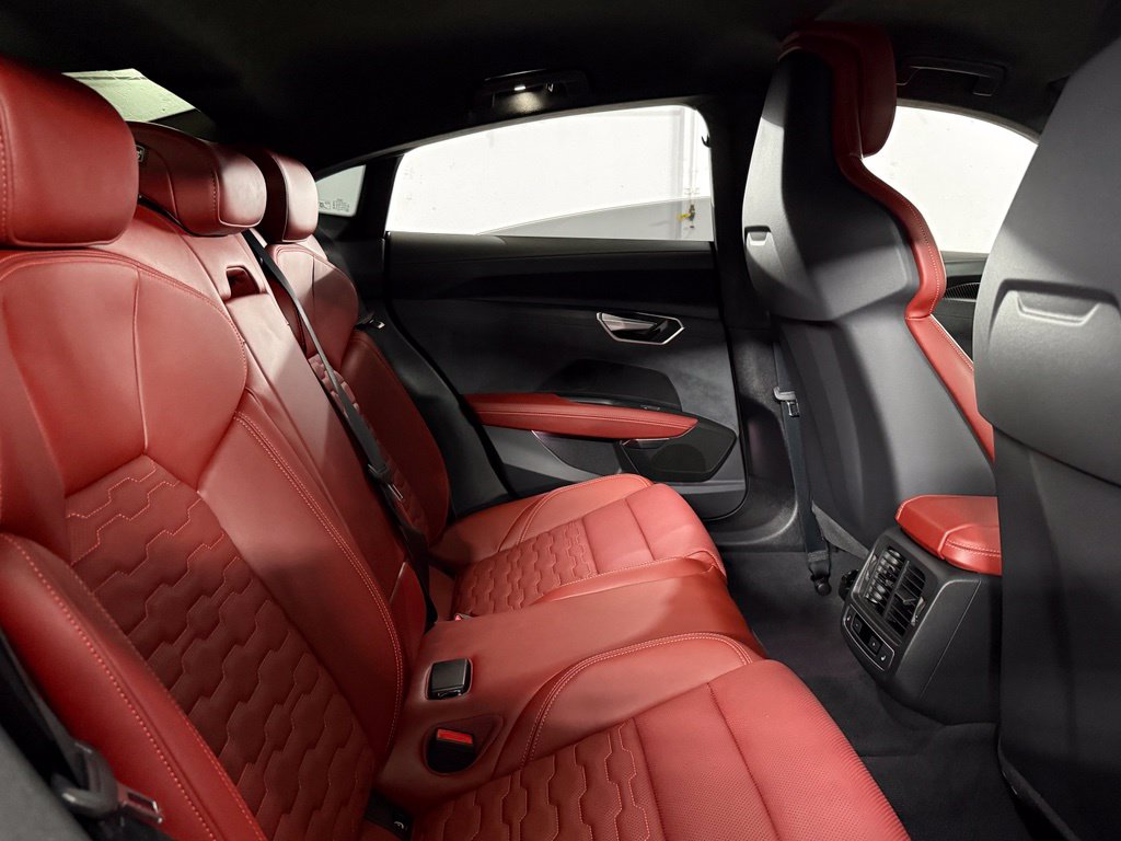 صورة مصغرة 28 لـ 2022 AUDI RS E-TRON GT BASE