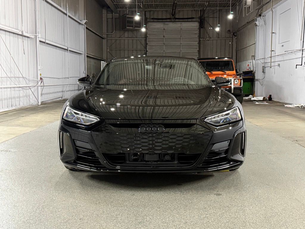 صورة 3 لـ 2022 AUDI RS E-TRON GT BASE