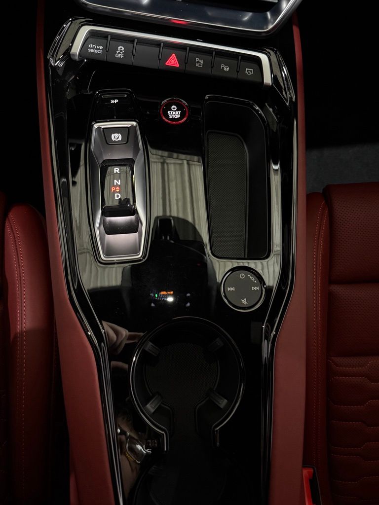 صورة مصغرة 42 لـ 2022 AUDI RS E-TRON GT BASE