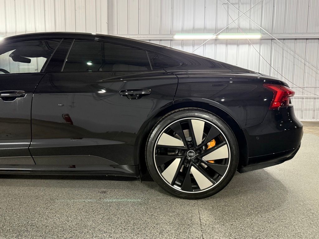 صورة مصغرة 13 لـ 2022 AUDI RS E-TRON GT BASE