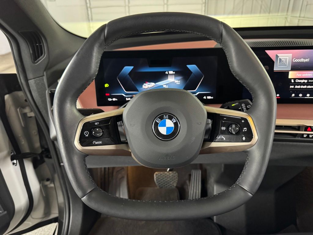 صورة 25 لـ 2026 BMW IX XDRIVE45