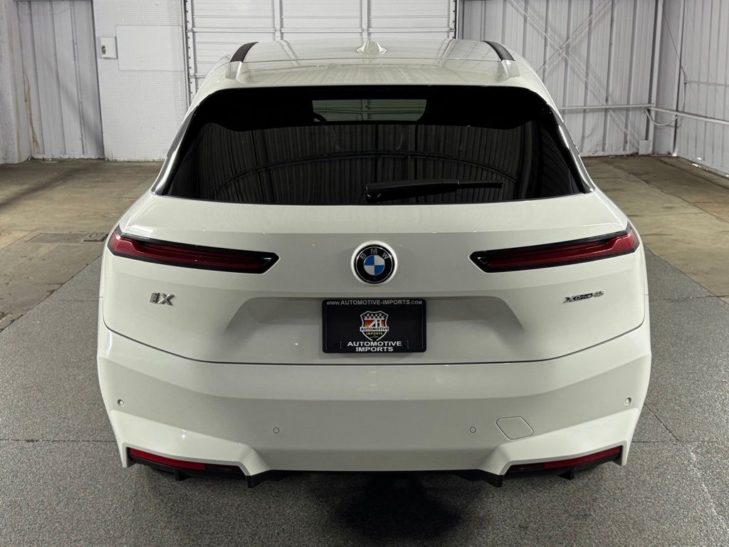 صورة 14 لـ 2026 BMW IX XDRIVE45