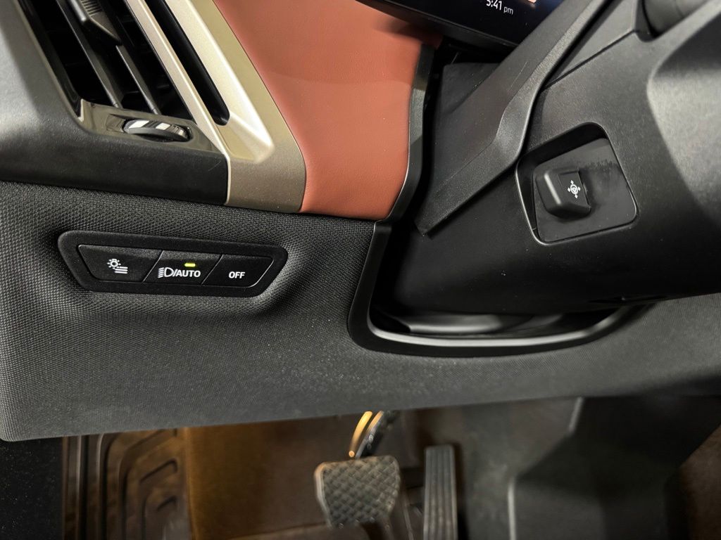 صورة 33 لـ 2026 BMW IX XDRIVE45