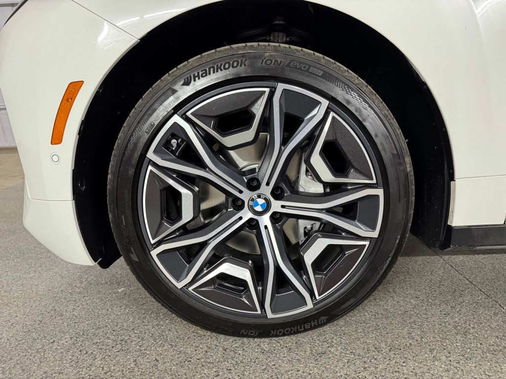 صورة 19 لـ 2026 BMW IX XDRIVE45