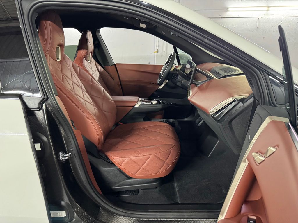 صورة 52 لـ 2026 BMW IX XDRIVE45