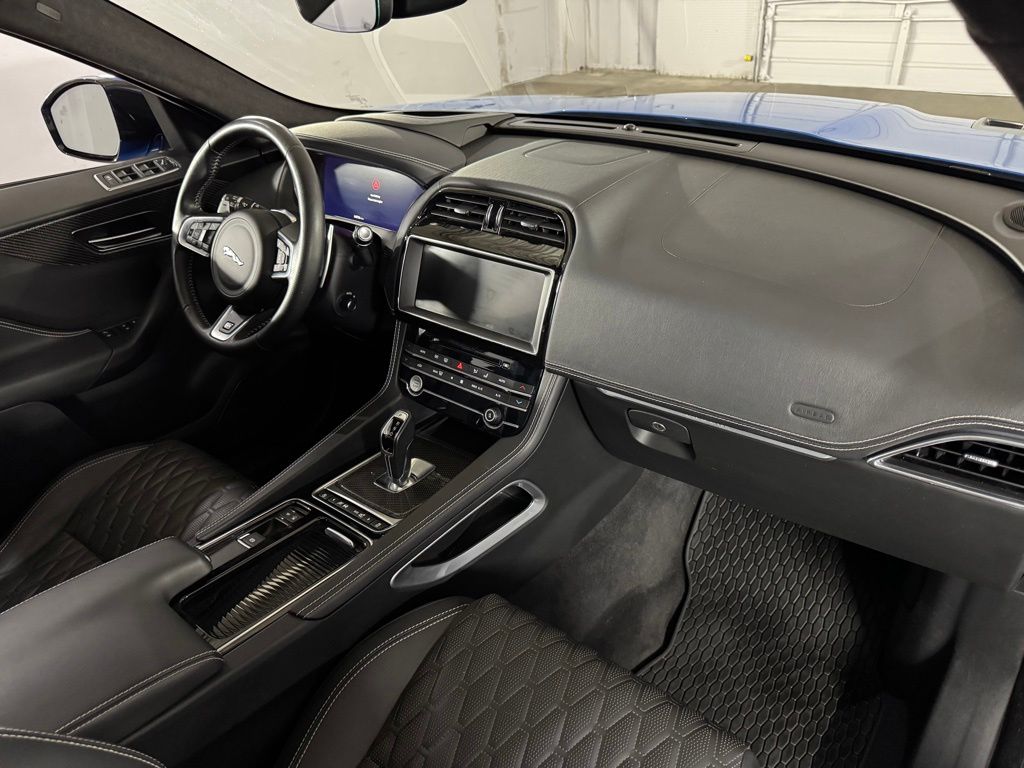 صورة مصغرة 50 لـ 2020 Jaguar F-PACE SVR