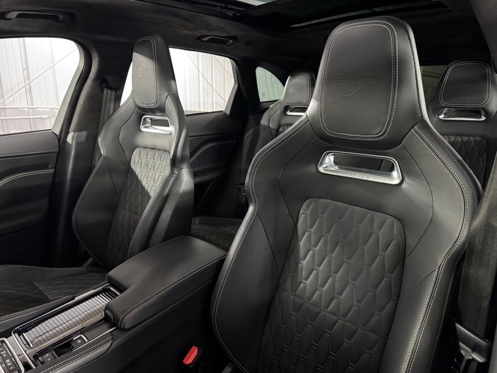 صورة مصغرة 43 لـ 2020 Jaguar F-PACE SVR