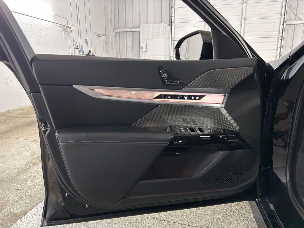 2023 BMW I7 XDRIVE60 — миниатюра 19