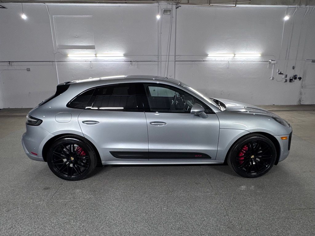 صورة 10 لـ 2022 Porsche MACAN GTS