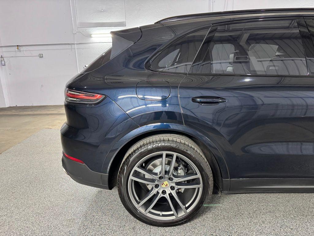 PORSCHE CAYENNE - 8