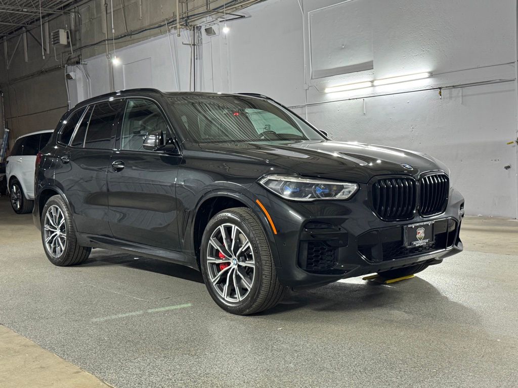 صورة 4 لـ 2023 BMW X5 M50I