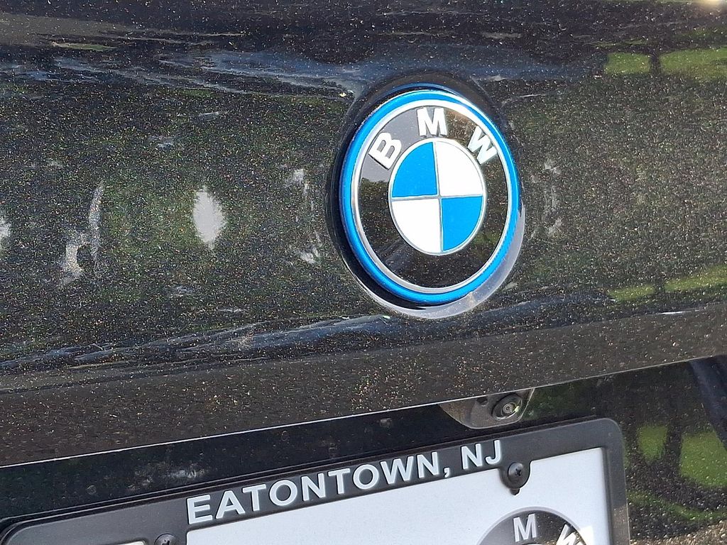 صورة مصغرة 25 لـ 2027 BMW 550E 550E XDRIVE