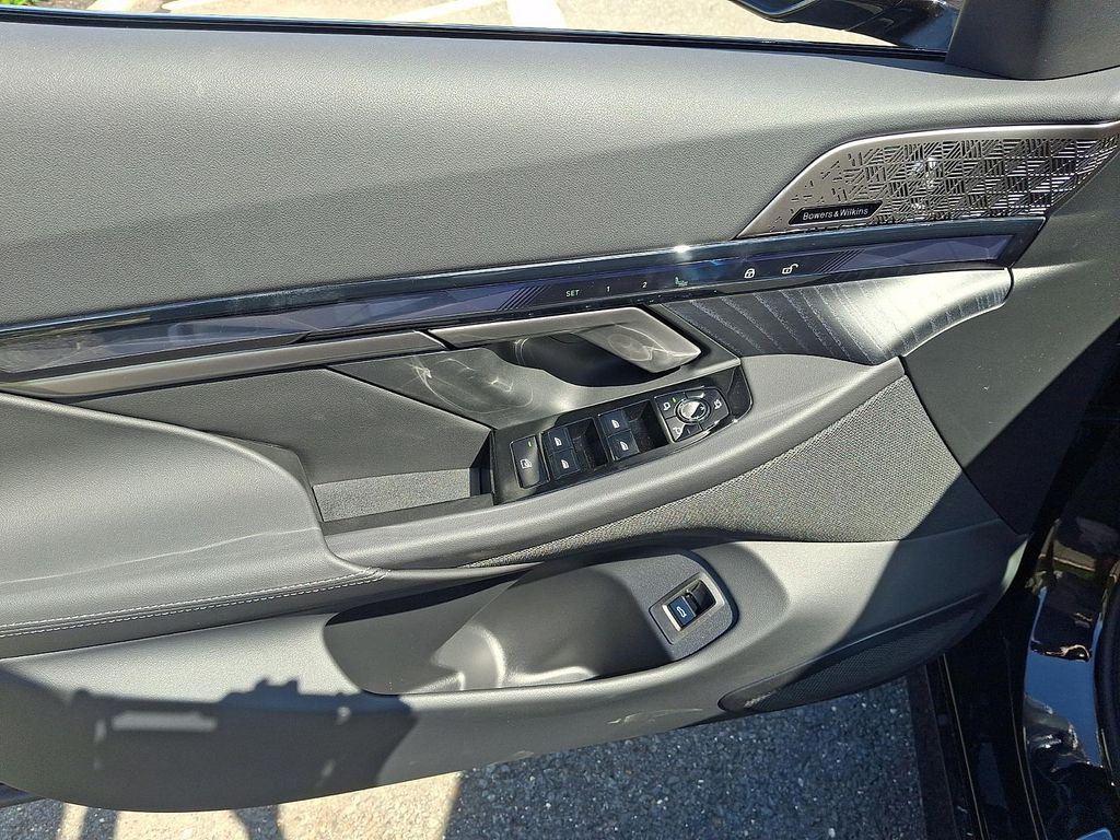 2027 BMW 530 I XDRIVE — миниатюра 10