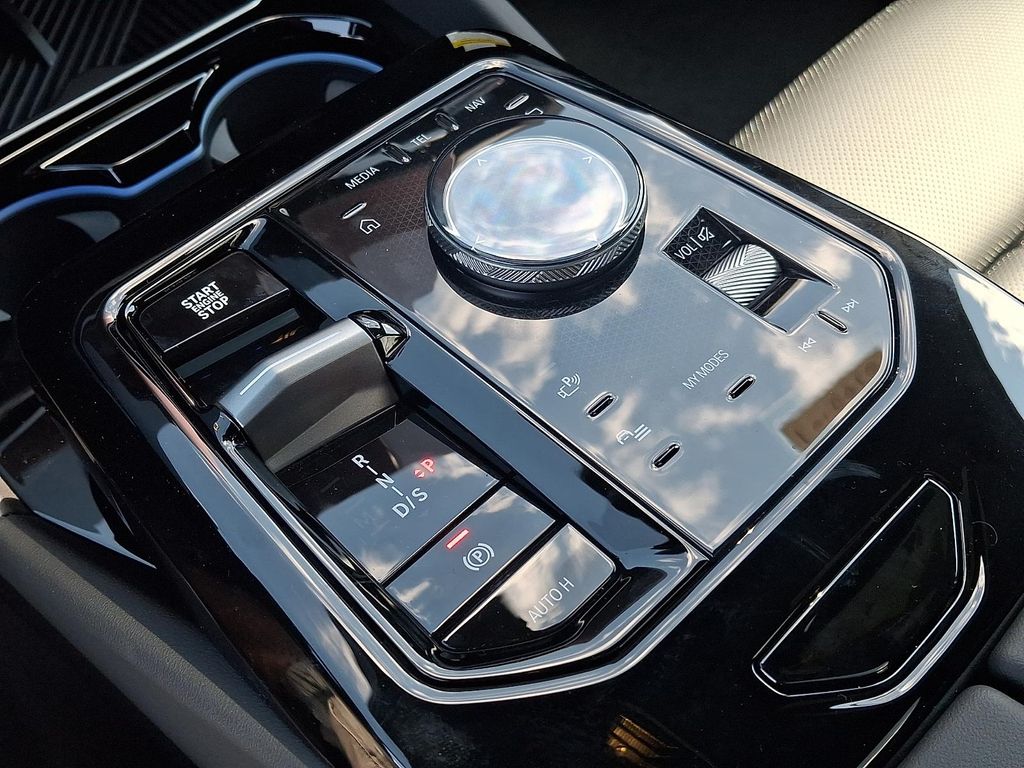 2027 BMW 530 I XDRIVE — миниатюра 13