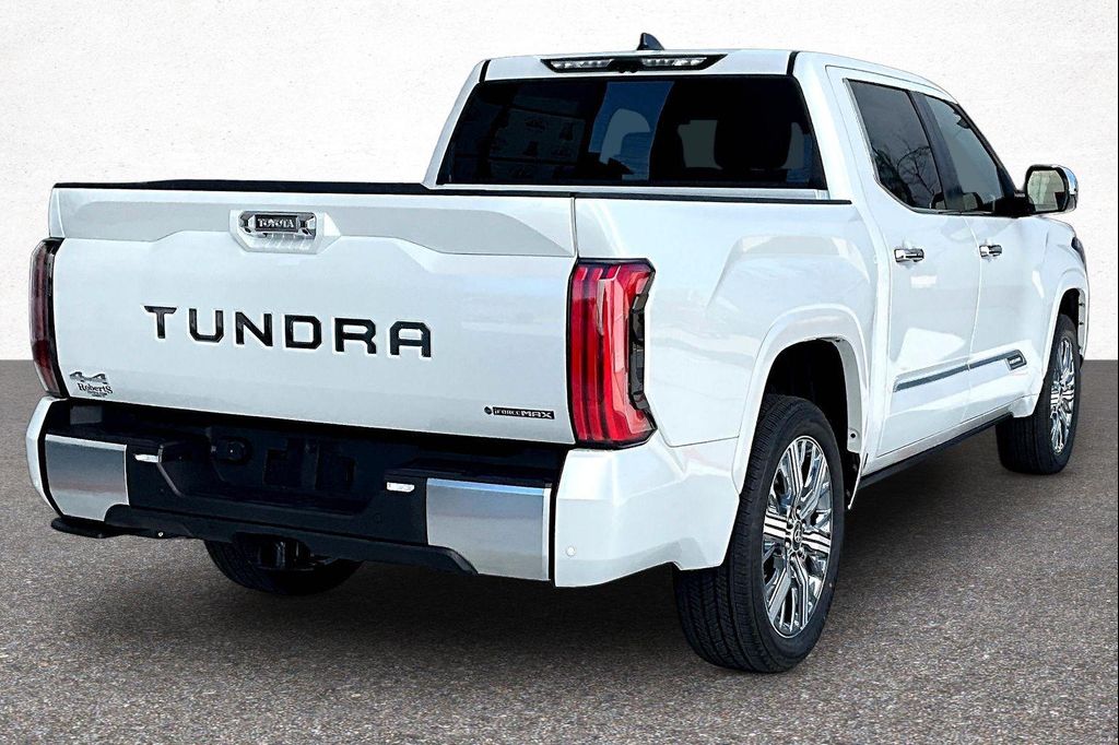 TOYOTA TUNDRA - 10
